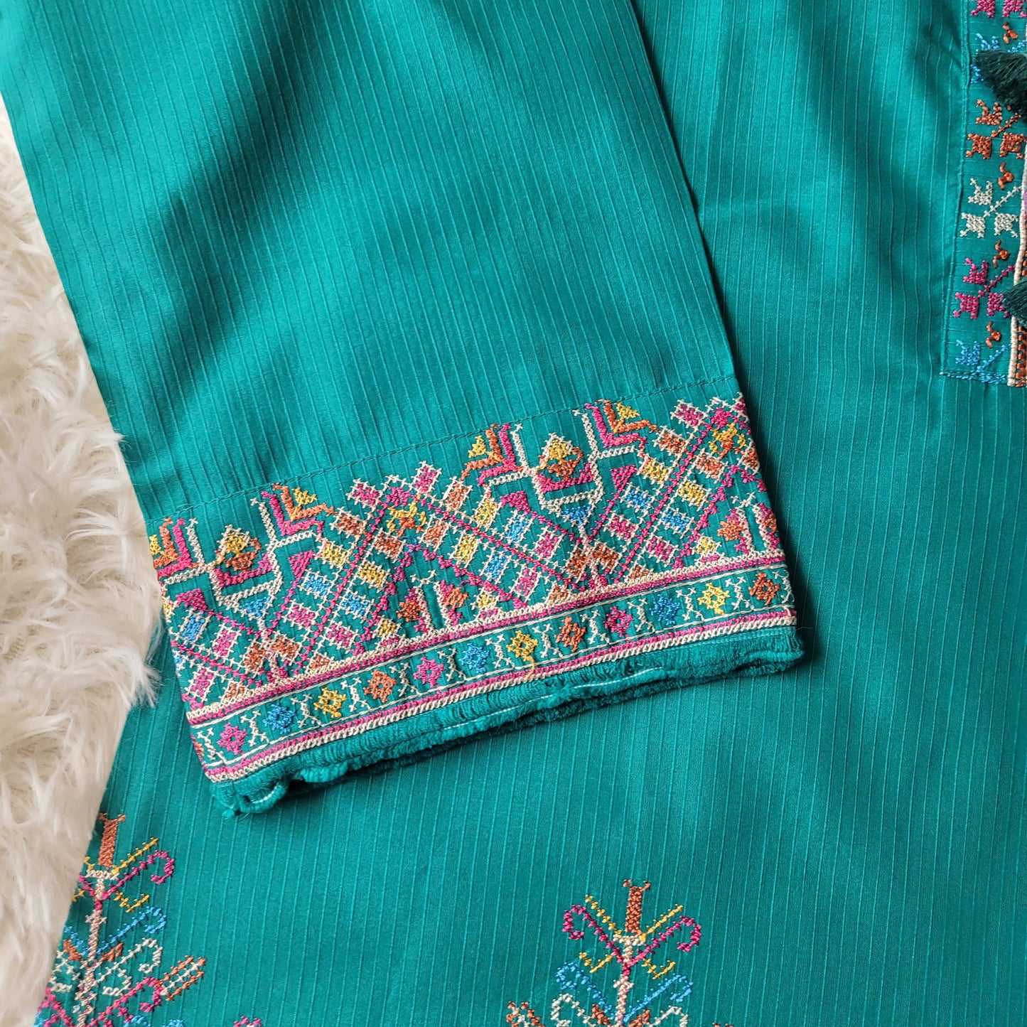 ETHNIC TEAL