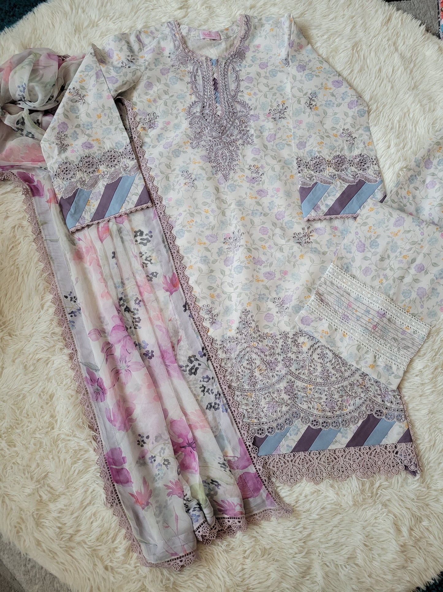 Aabyaan Lilac Meadow: Embroidered Printed Lawn Suit with Floral Dupatta