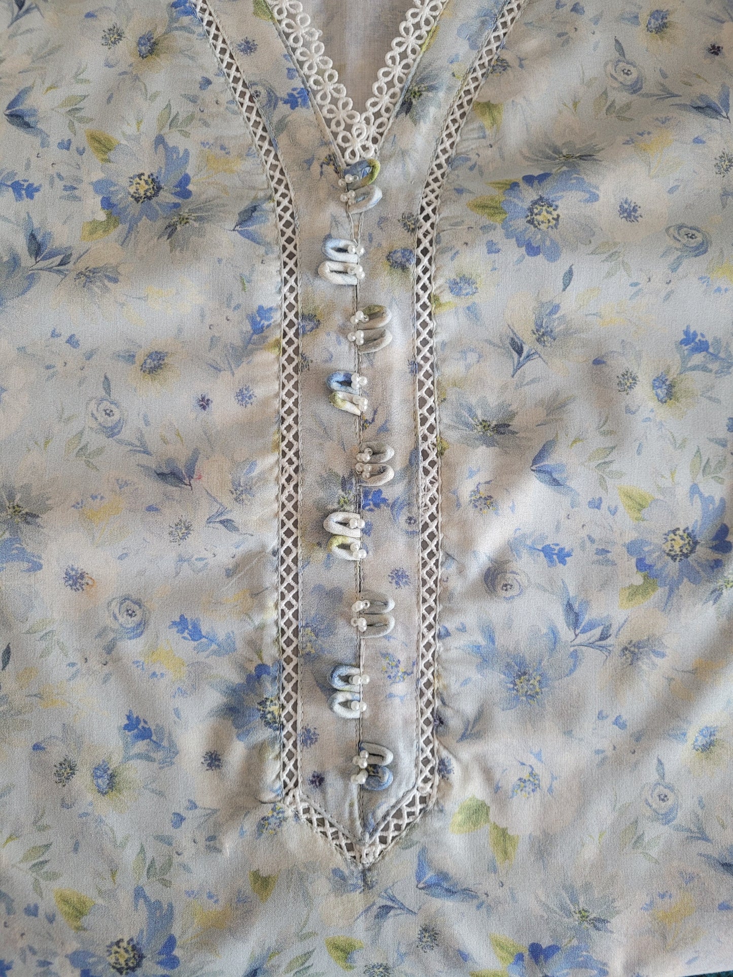 Baroque Grey Bloom: Embroidered Suit with Floral Dupatta