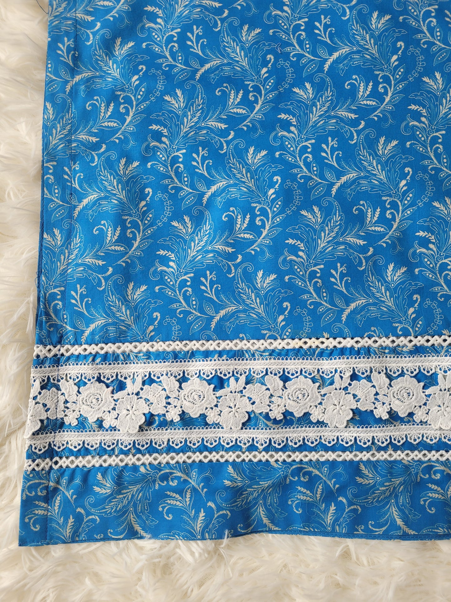 Agha Noor Printed Lawn Suit with Delicate Lace Accents