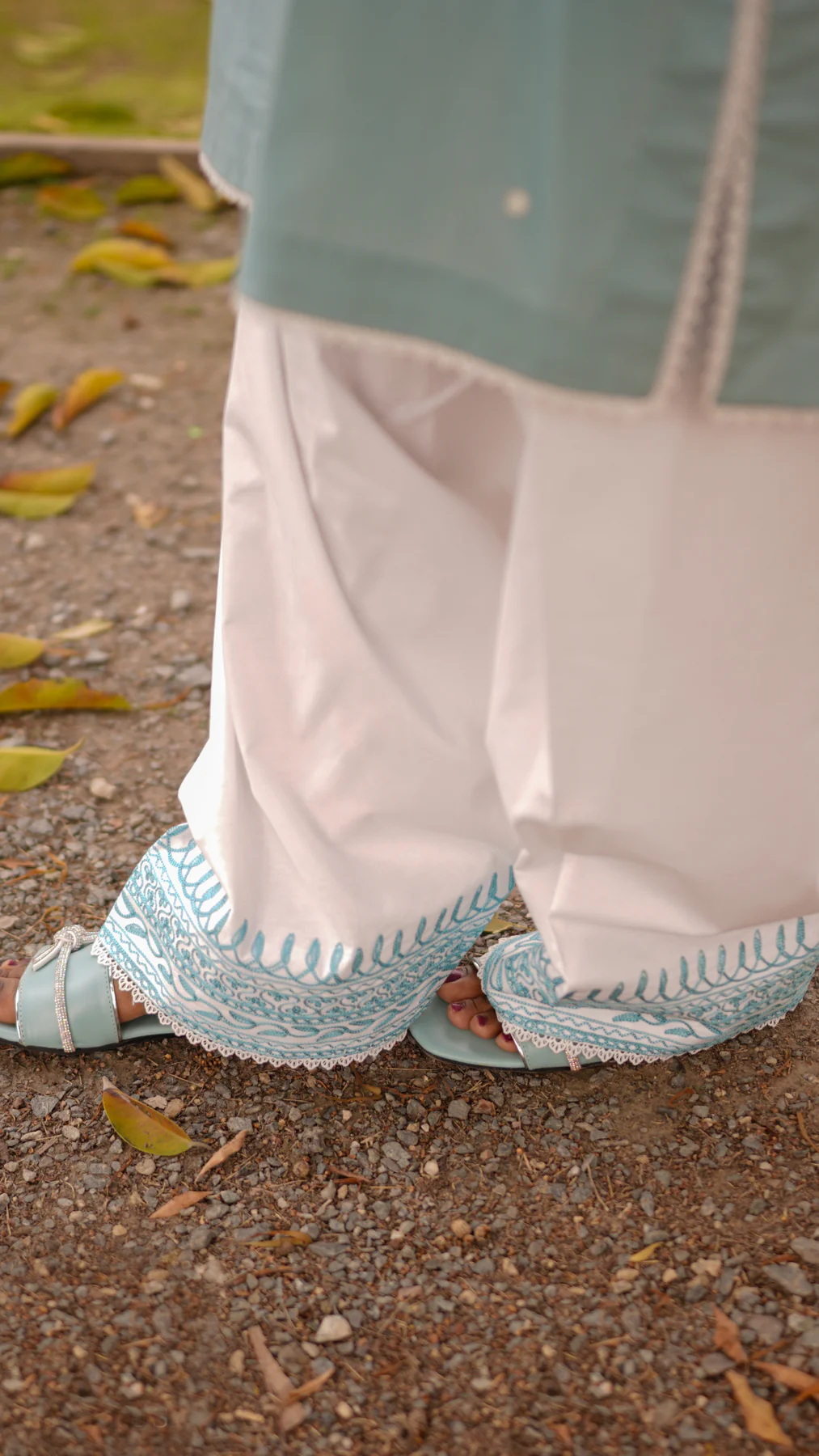 Skyline Embroidered Cotton Set