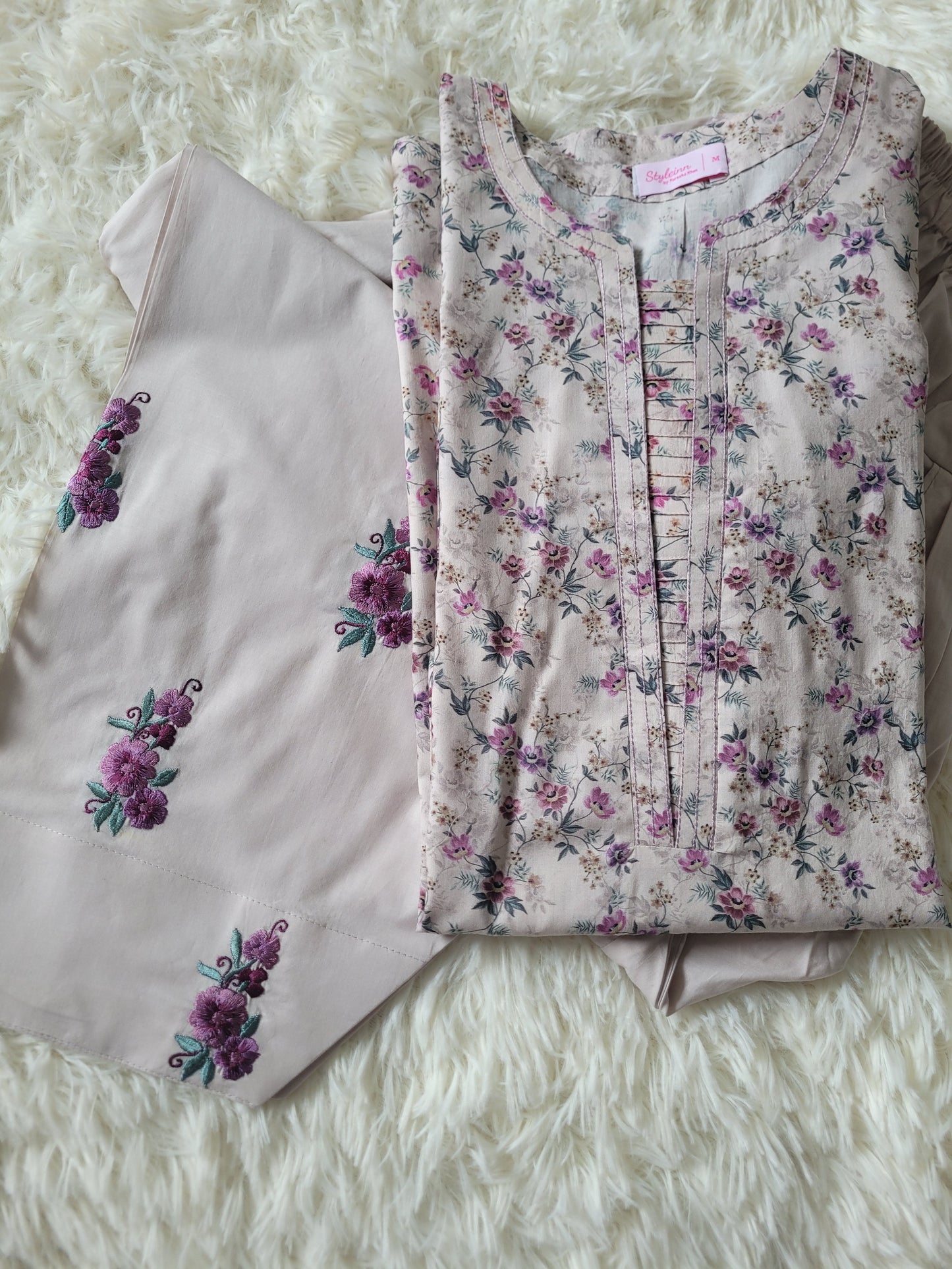 Floral Lilac: Printed Lawn 2-Piece Suit