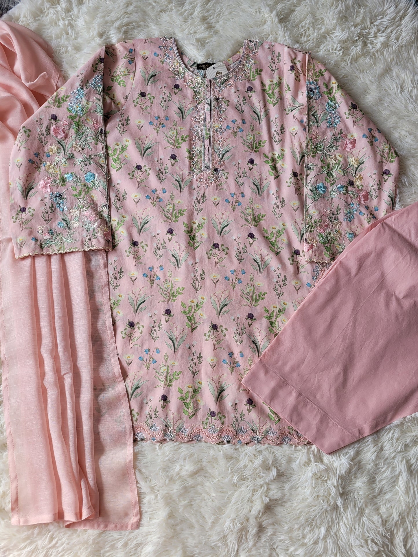 Agha Noor Rose Garden Charm: Multi-Embroidered Lawn Suit