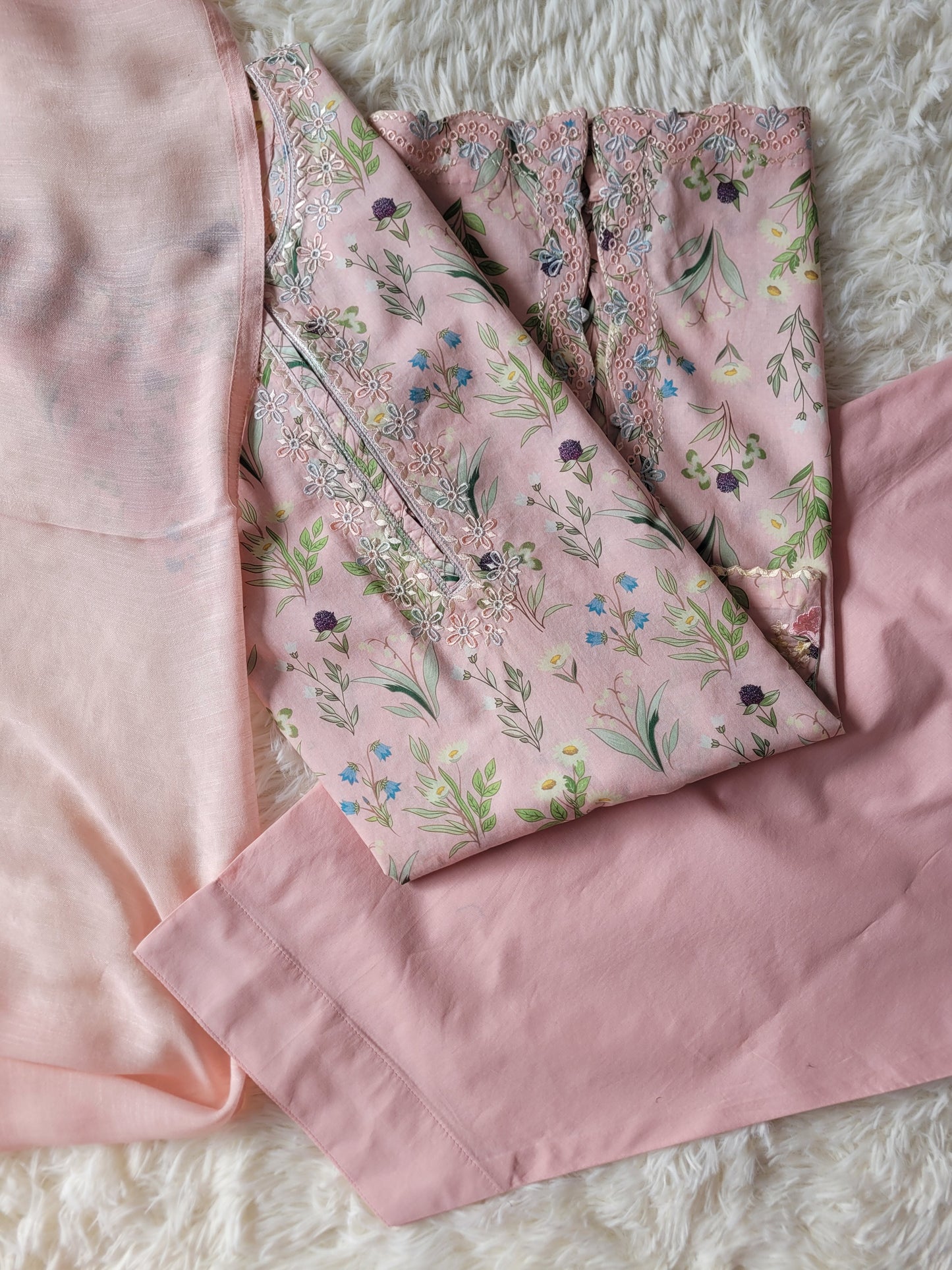 Agha Noor Rose Garden Charm: Multi-Embroidered Lawn Suit