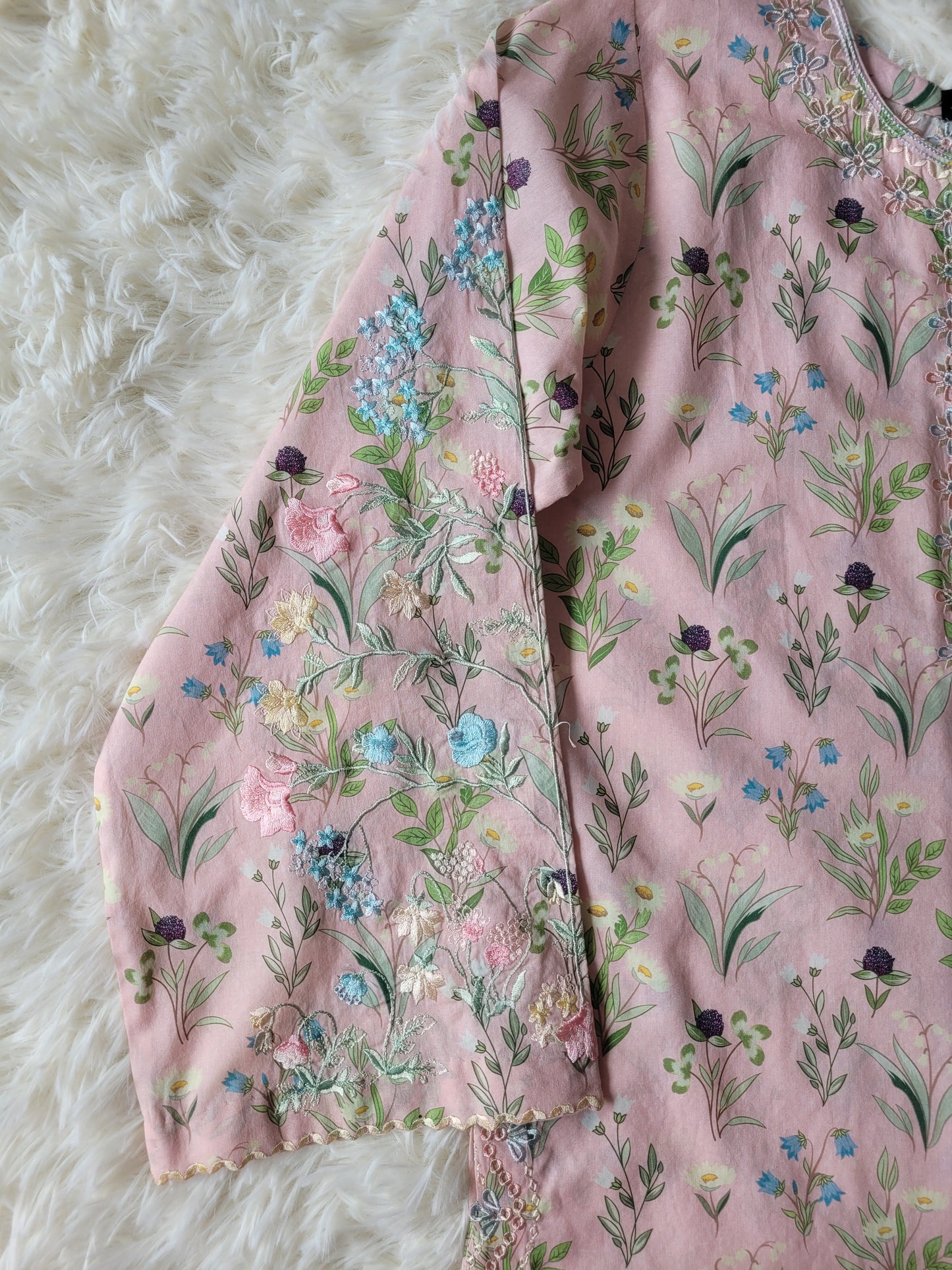 Agha Noor Rose Garden Charm: Multi-Embroidered Lawn Suit