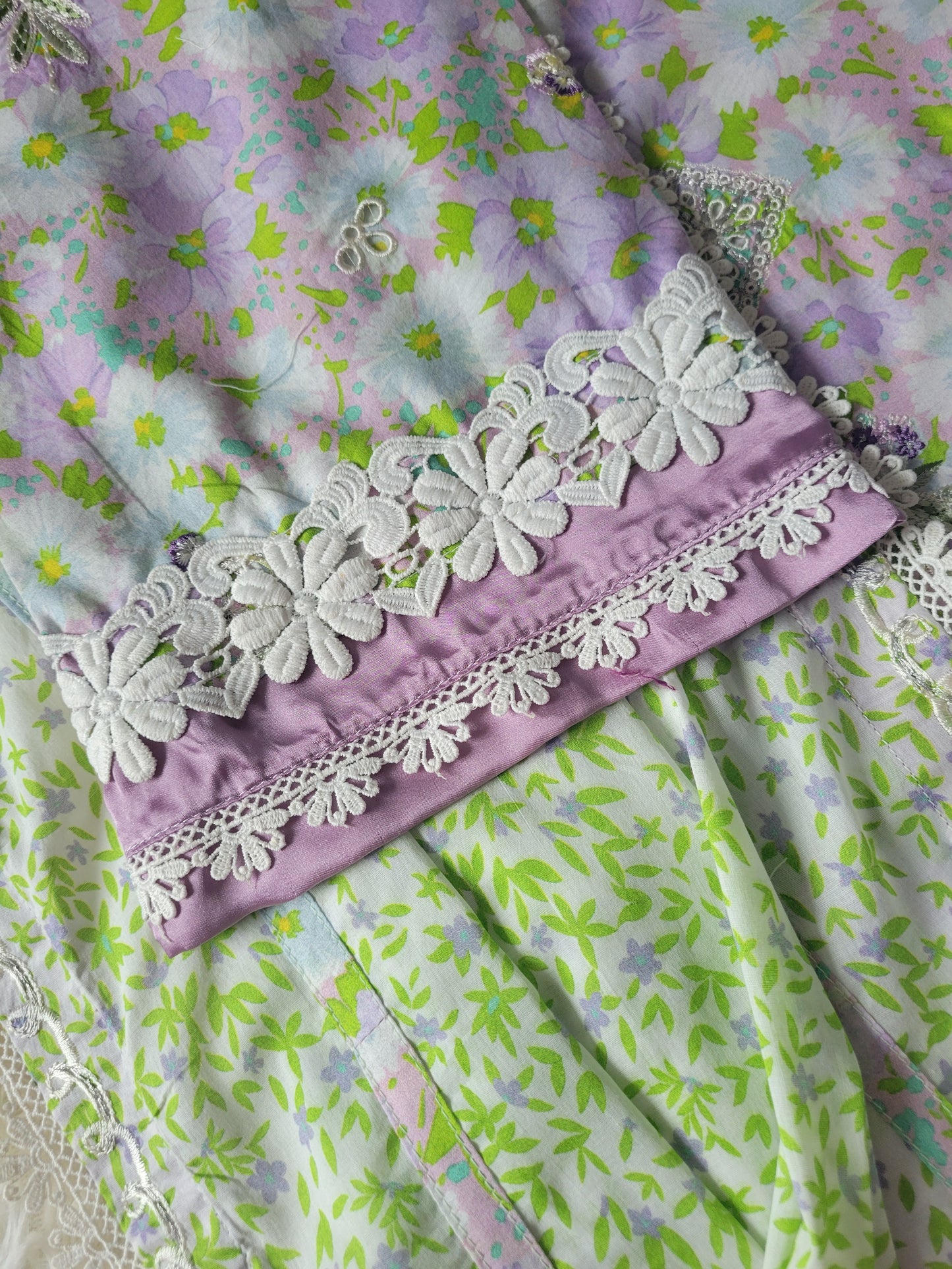 Zaha Lilac Blossom: Embroidered Chikankari Lawn Three-Piece Suit
