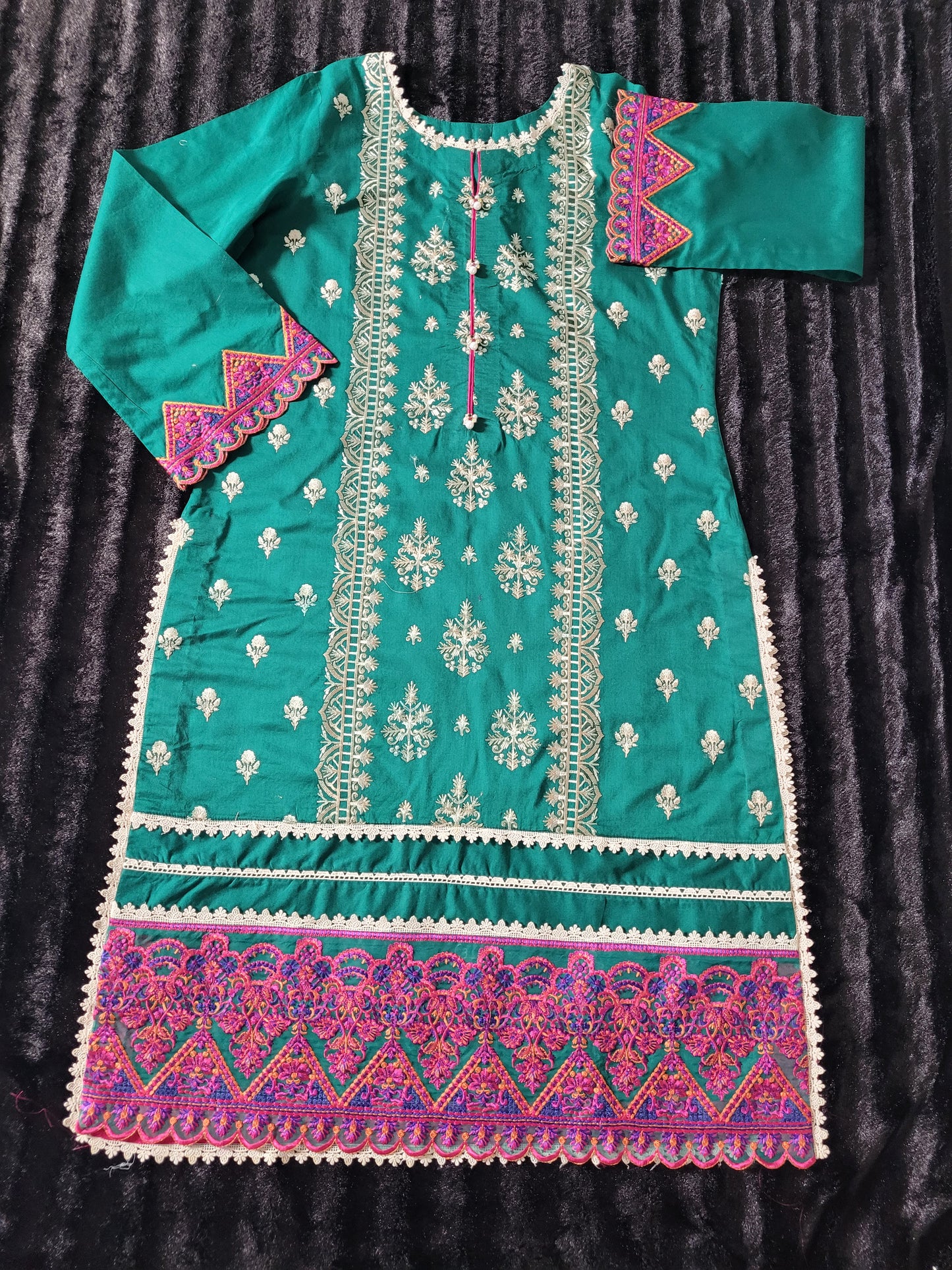 Zainab Chotani Embroidered Lawn Suit with Printed Chiffon Dupatta
