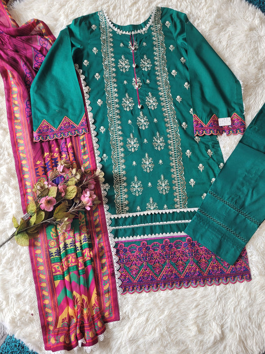 Zainab Chotani Embroidered Lawn Suit with Printed Chiffon Dupatta