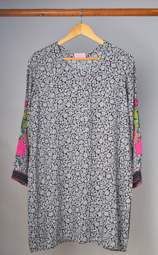 Black & White Floral Print Kurta with Applique Sleeves
