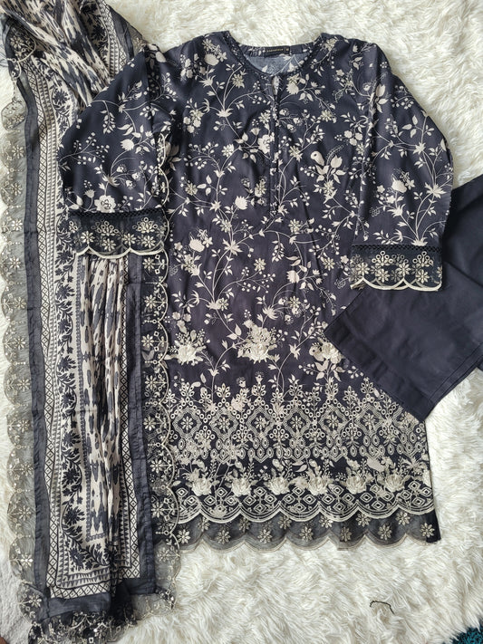 Bin Saeed Noir Elegance: Printed Lawn Suit with Scalloped Details