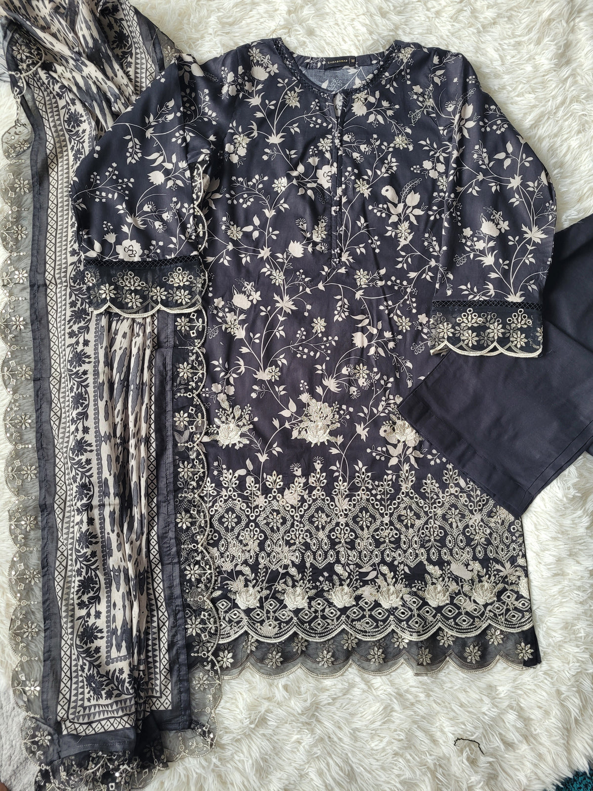 Bin Saeed Noir Elegance: Printed Lawn Suit with Scalloped Details