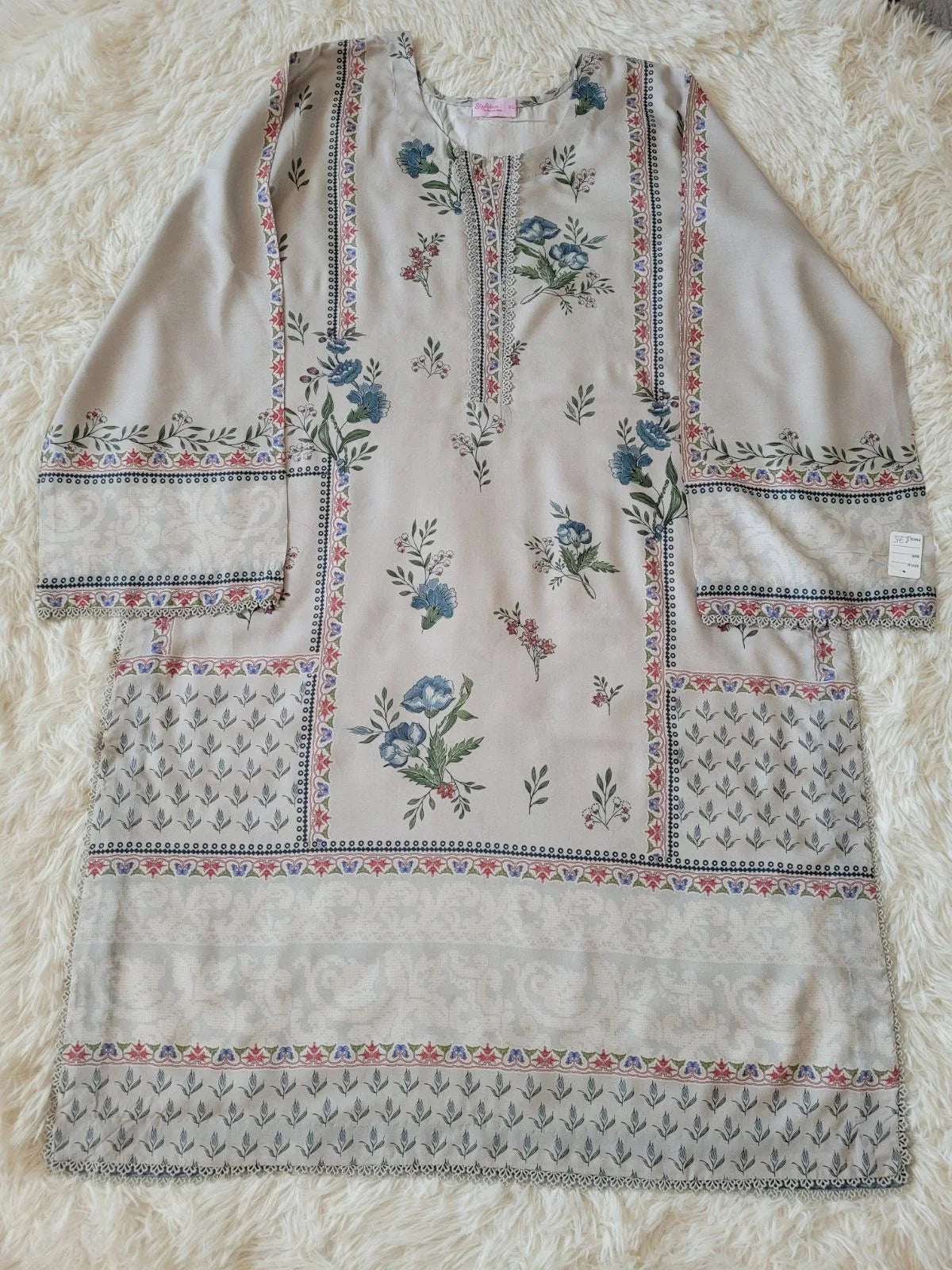 2 Piece Light Grey Kurta with Blue/Red Print