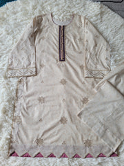 Iznik Opulence: Embroidered Beige Suit with Rich Plum Dupatta