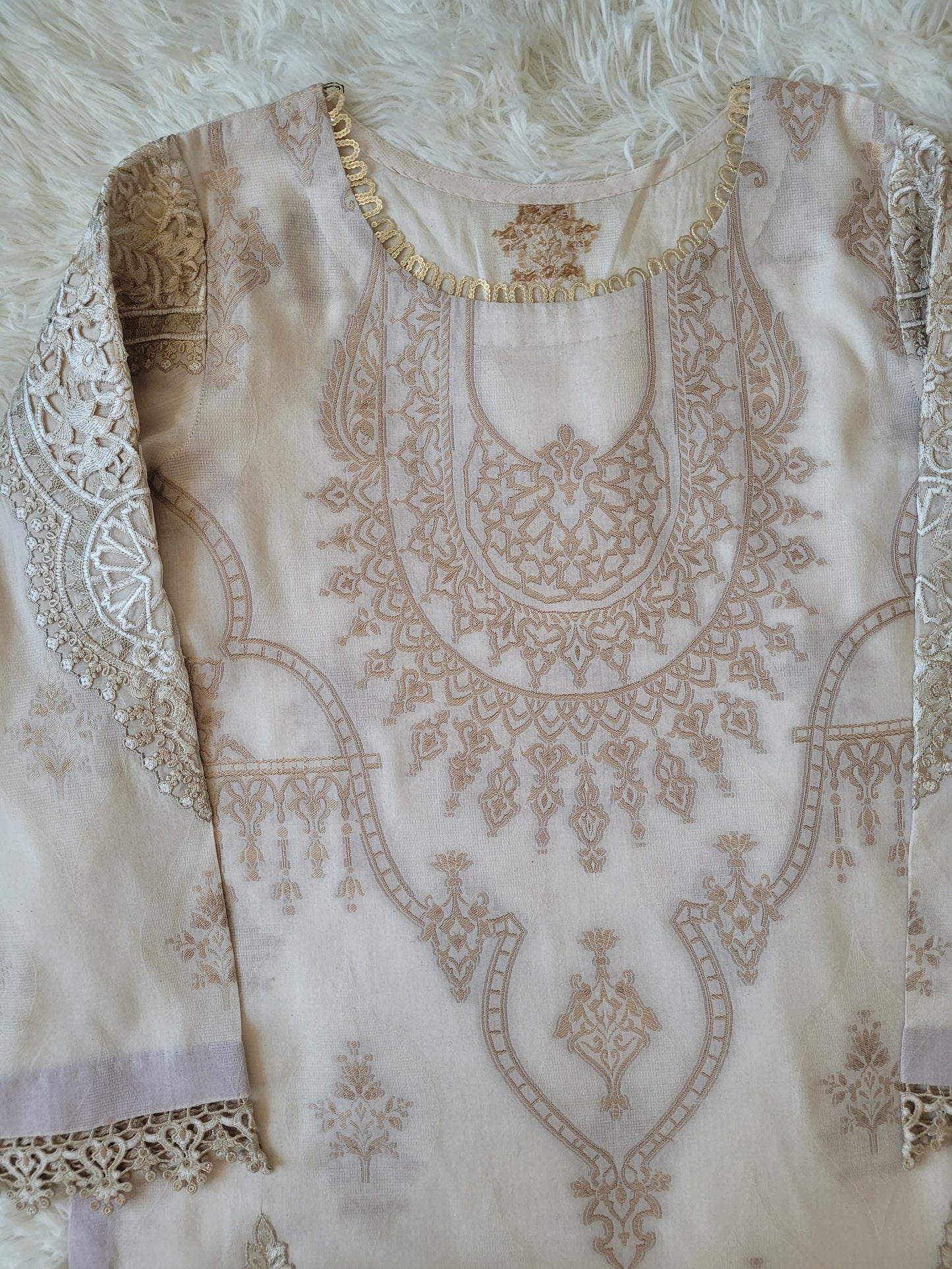 Maria B. Grandeur Ivory Embroidered Lawn Jacquard Shirt with Printed Chiffon Dupatta and Cotton Trouser