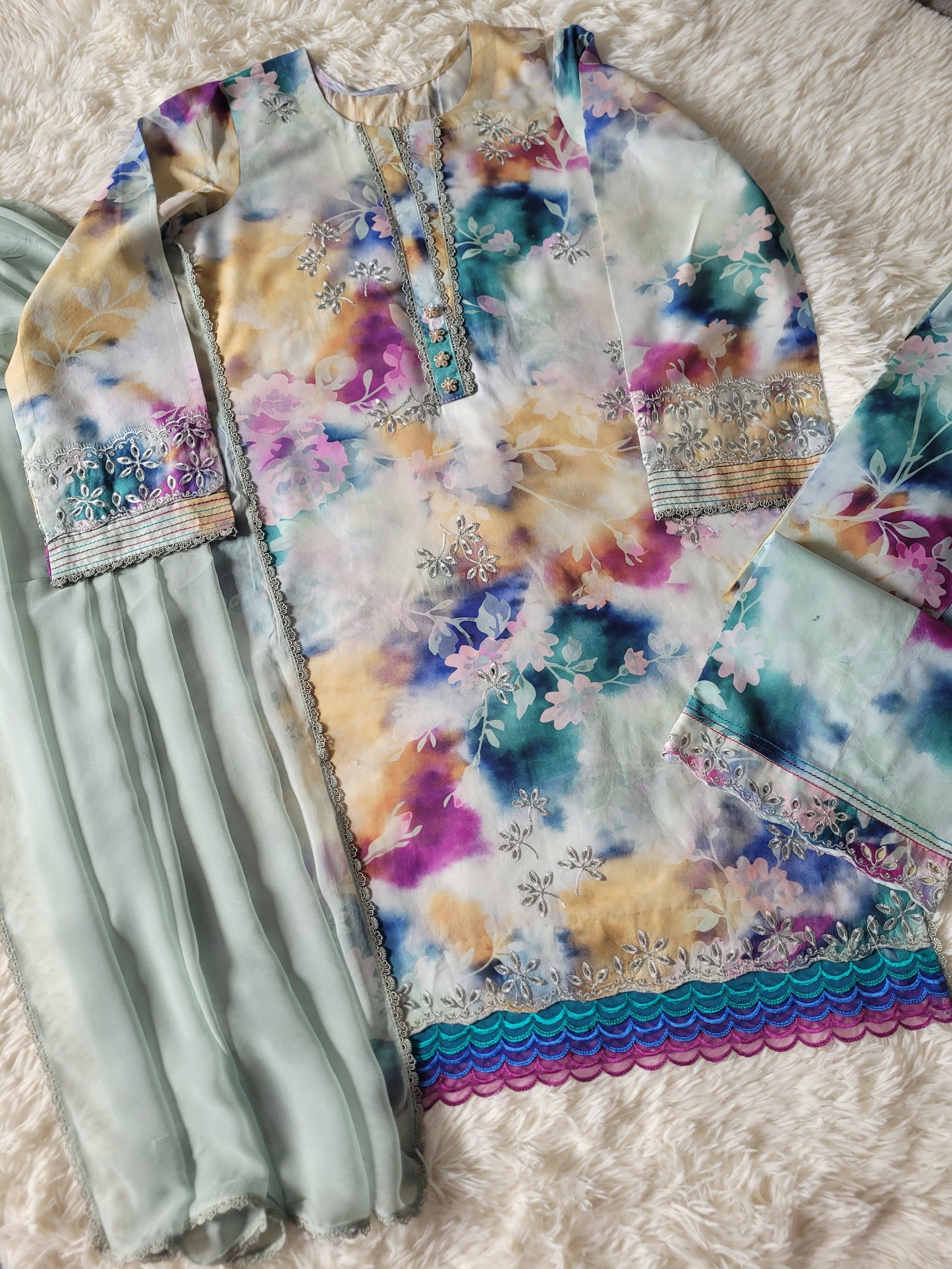 Nureh Kaleidoscope: Abstract Printed Suit with Artistic Flourish