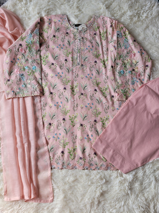 Agha Noor Rose Garden Charm: Multi-Embroidered Lawn Suit