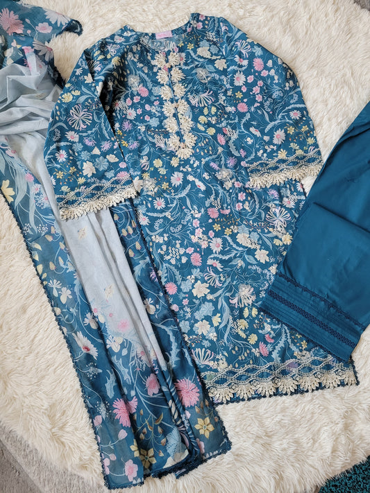 Qalamkar Teal Dream: Floral Lawn Three-Piece Suit